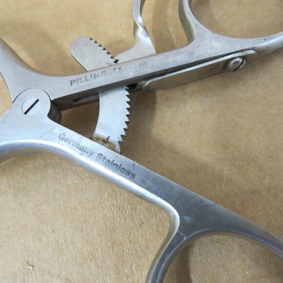 Pilling Surgical 3 X 4 Weitlaner Retractor 16-5352 Germany Stainless Steel - Picture 4 of 6